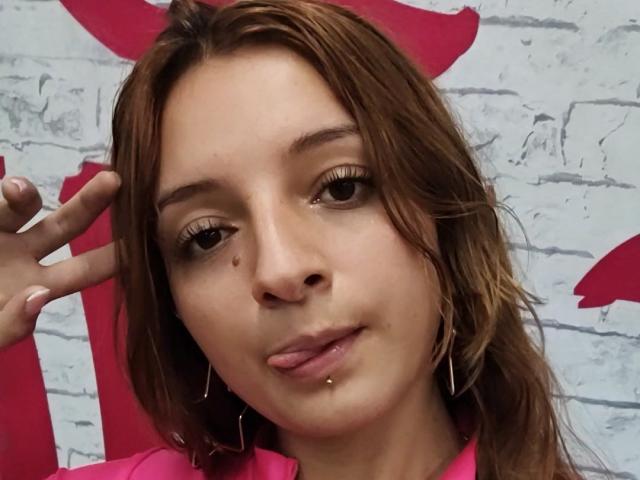 SaarahJones - Live sexe cam - 28183349