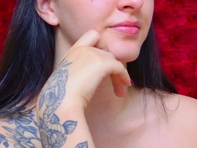 ZoeCortes - Live sexe cam - 28184738