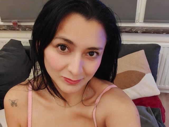 CharlotteGossart - Live porn &amp; sex cam - 28185224
