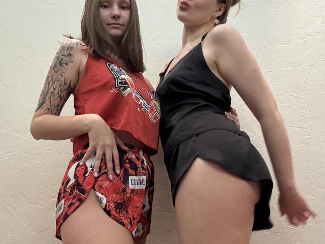 HotCaramelsTrio - Live Sex Cam - 28200833