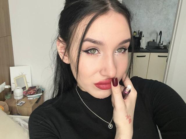 NikkiGoldX - Live porn &amp; sex cam - 28202336