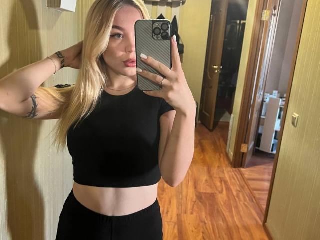 WildMaksi - Live sex cam - 28203260