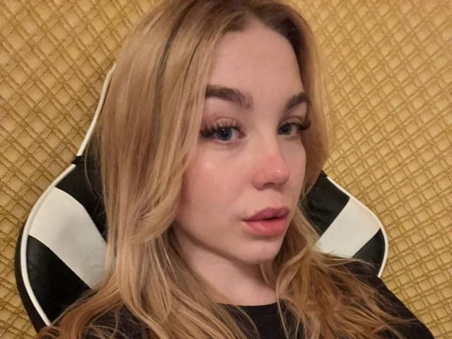 WildMaksi - Live sex cam - 28203275