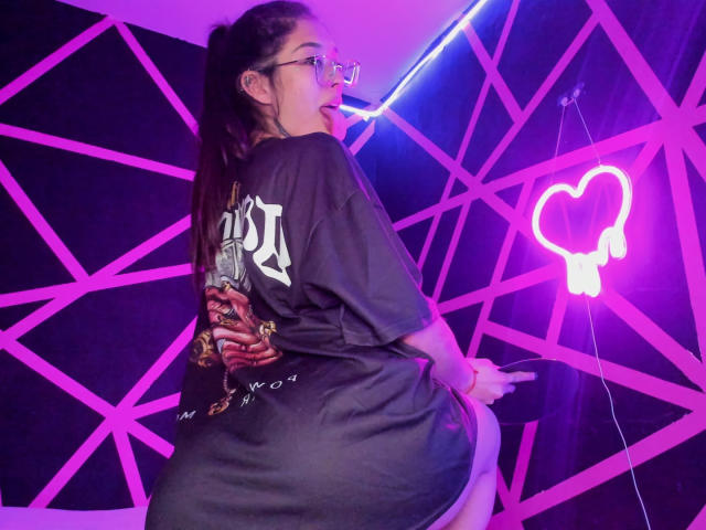 KatieSantana - Live porn &amp; sex cam - 28203773