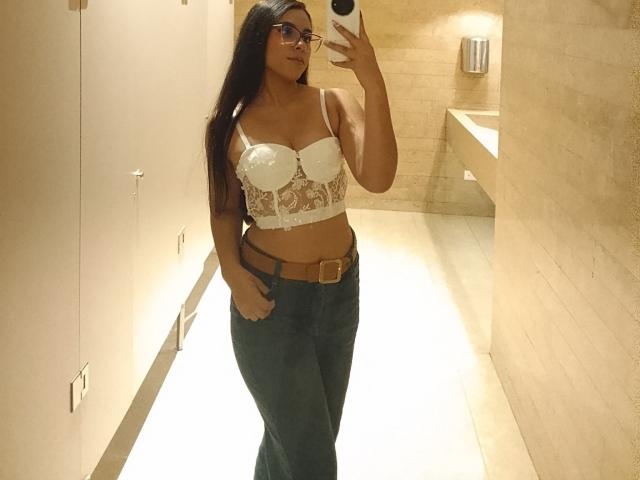 MarilynHills - Live sex cam - 28206593