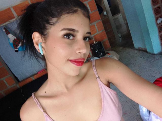 BarelyLegel - Live porn &amp; sex cam - 28215626