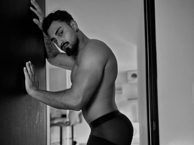 IvannaAndFriend - сексуальная веб-камера в реальном времени - 28216679