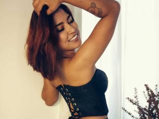 LucyDaniels - Live porn &amp; sex cam - 28222004