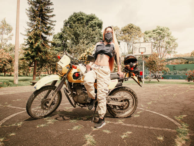 MiaValentine - Live sexe cam - 28229609