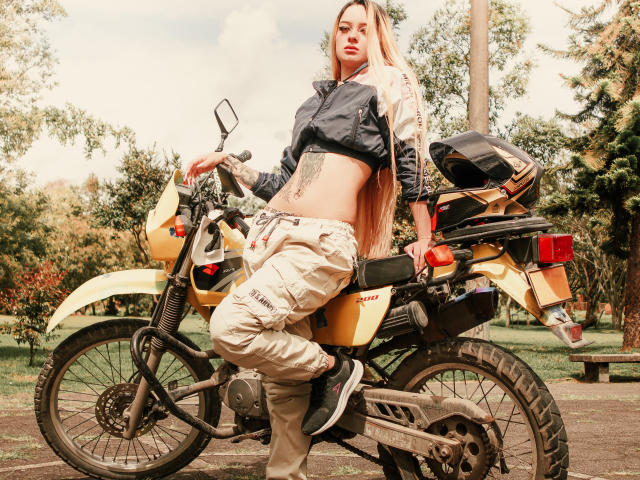 MiaValentine - Live porn &amp; sex cam - 28229621