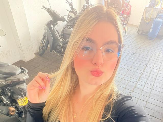 AlannaFoxy - Live sex cam - 28238096