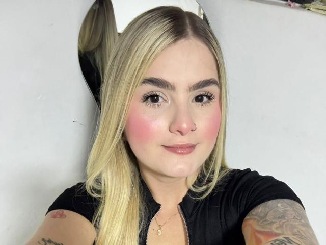 AlannaFoxy - Live sex cam - 28238105