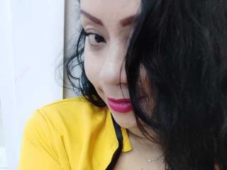 ThaliaSaenz - Live sex cam - 28240328