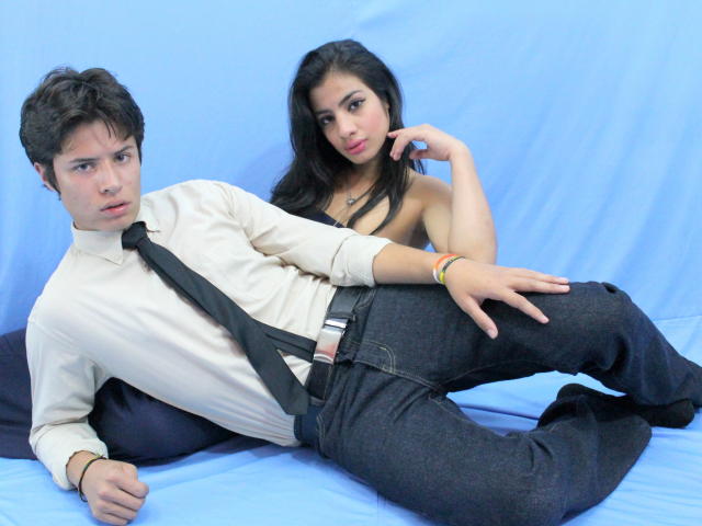 DevilAndLove - online chat x with this Female and male couple with muscular physique 