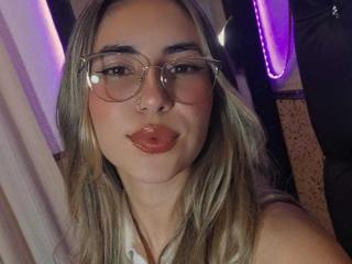 ScarlettKhan - Live Sex Cam - 28253513