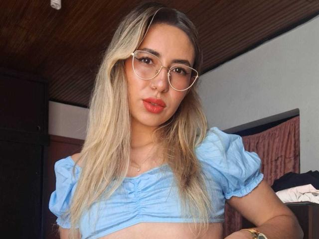 ScarlettKhan - Live Sex Cam - 28253642