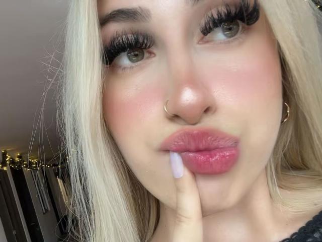 SammyViolet - Live Sex Cam - 28254584