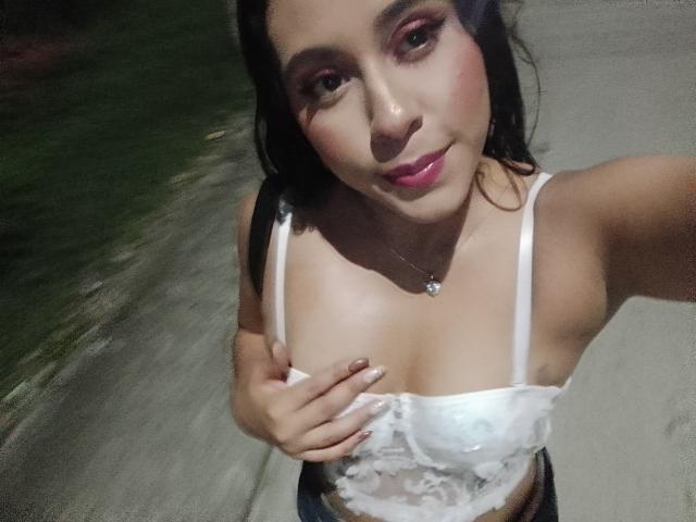 MarilynHills - Live sex cam - 28272569