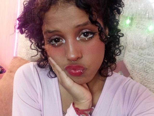 LunaKeller - Live Sex Cam - 28273523