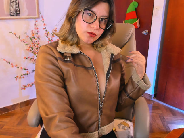 ChanellTaylorS - Live Sex Cam - 28277927