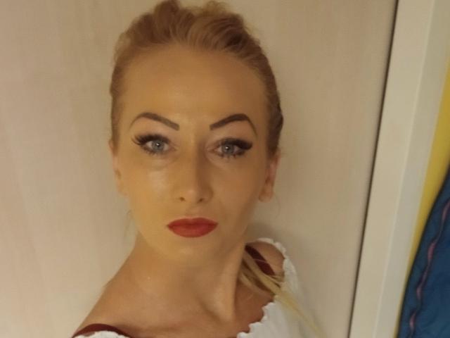 LeilahotX - Live Sex Cam - 28278635