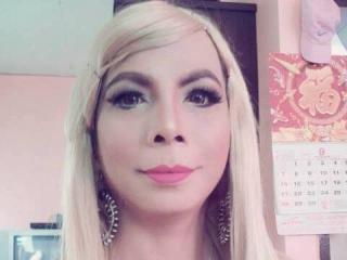 WildFantasyRose - Chat live x with this standard breast Transsexual 