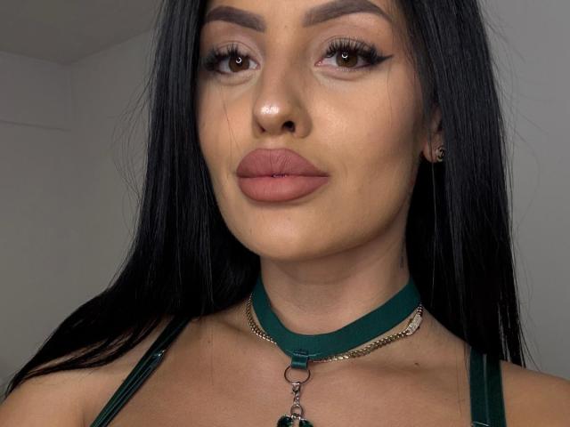 BoobsiEmilaa - Live porn &amp; sex cam - 28285715
