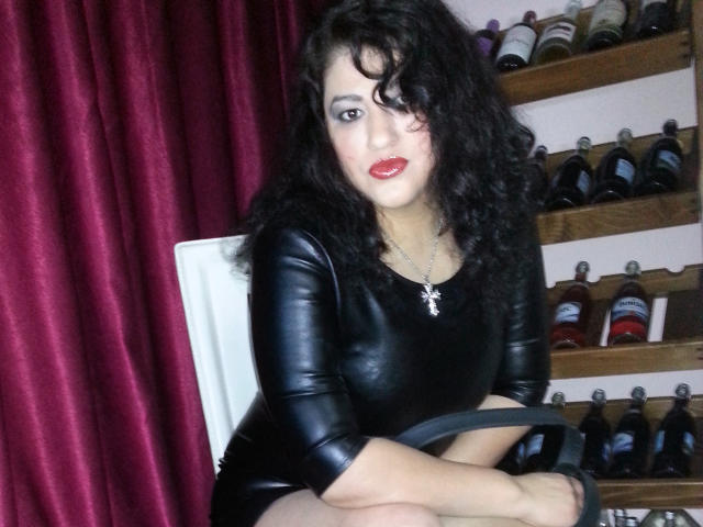 AriesQueenForU - Sexe cam en vivo - 2828677