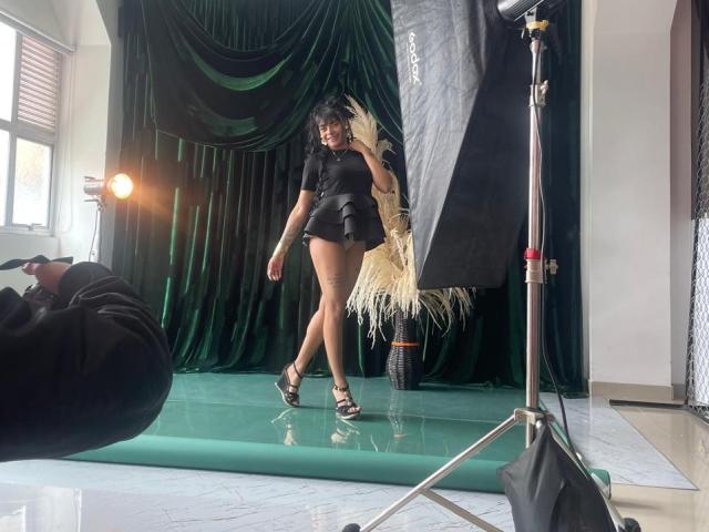 EmmaEbony - Live Sex Cam - 28288637