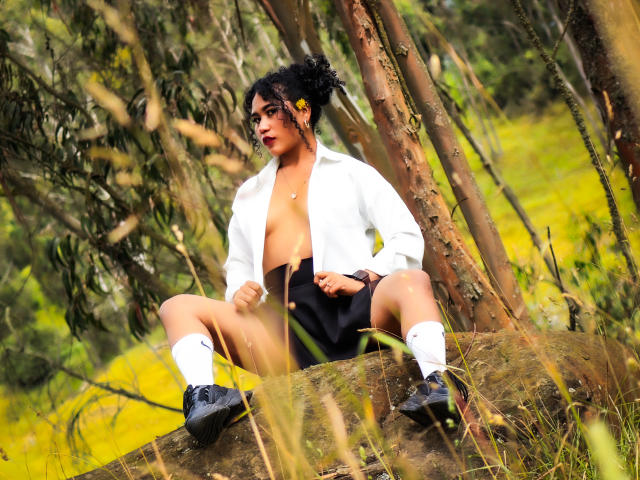 SophieSonyas - Live porn &amp; sex cam - 28300517