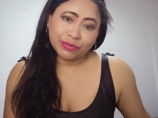 MiaSalomeChaude - Live porn &amp; sex cam - 28301084