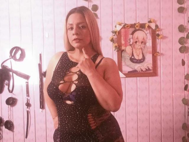 KathaleyaGrayyAss - Live porn &amp; sex cam - 28301474