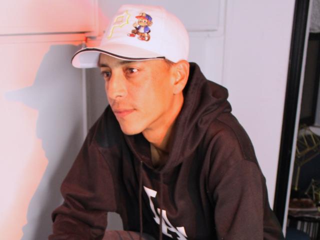 LatinDreams69 - Live sex cam - 28304882