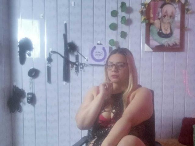 KathaleyaGrayyAss - Live porn &amp; sex cam - 28310321