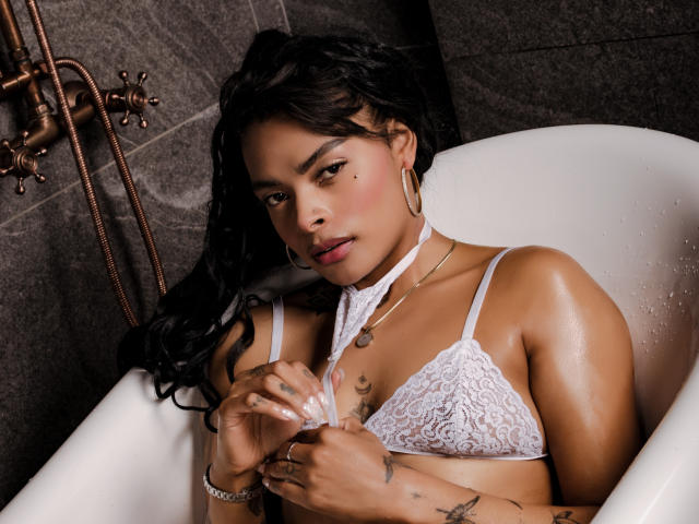 EmmaEbony - Live porn &amp; sex cam - 28311053