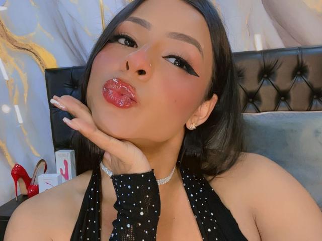 LindaFrancoo - Live sex cam - 28324658