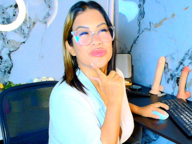 AlixLow - Live sex cam - 28328837