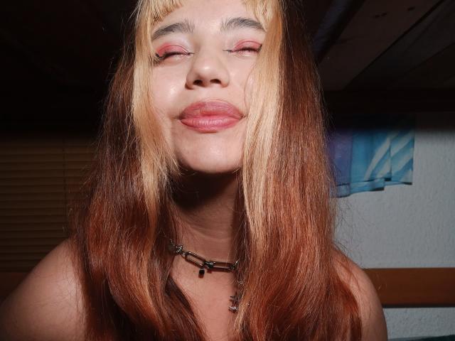 BelleVivienne69 - Live sex cam - 28332242