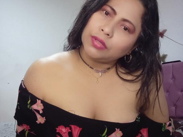 MiaSalomeChaude - Live porno og sexkamera - 28332590