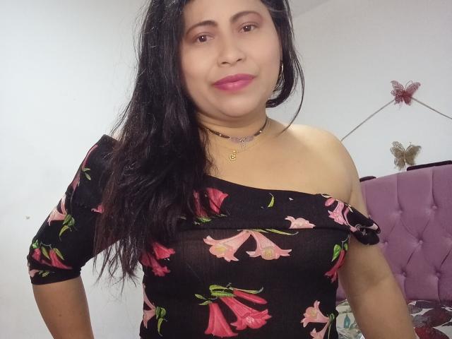 MiaSalomeChaude - Live porn &amp; sex cam - 28332602