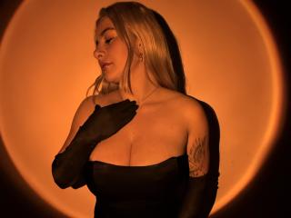 AtheneaRossi - Live sex cam - 28333514