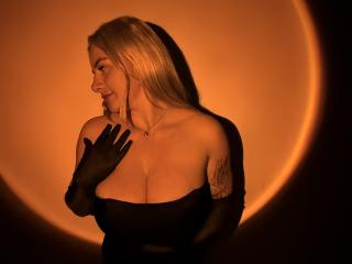 AtheneaRossi - Live sex cam - 28333532
