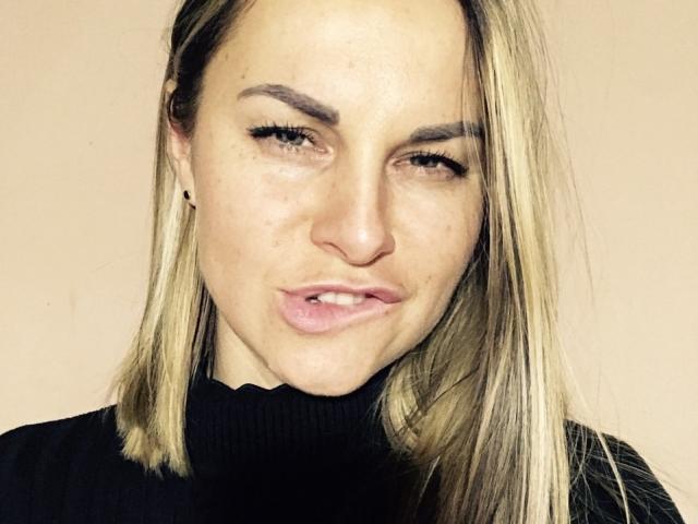 BelleLisaG - Live sexe cam - 28338572