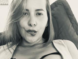 SaritaVelez - Live Sex Cam - 28339043