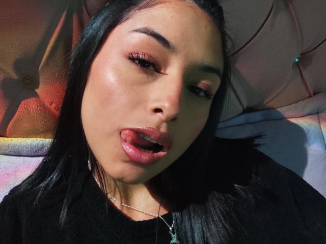 EmilyVv - Live sexe cam - 28342775