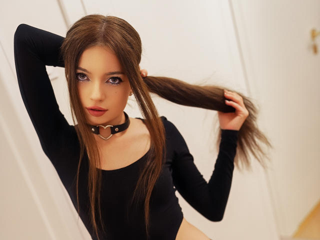 GraceGold - Live porn &amp; sex cam - 28345400