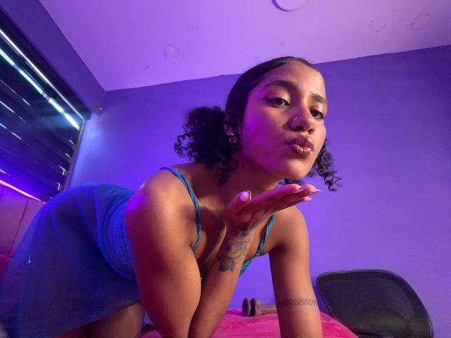 CinthiaWalker - Live sex cam - 28349999
