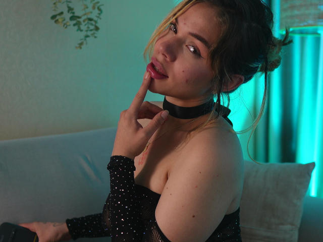 EmmaRiveraa - Live sex cam - 28359218