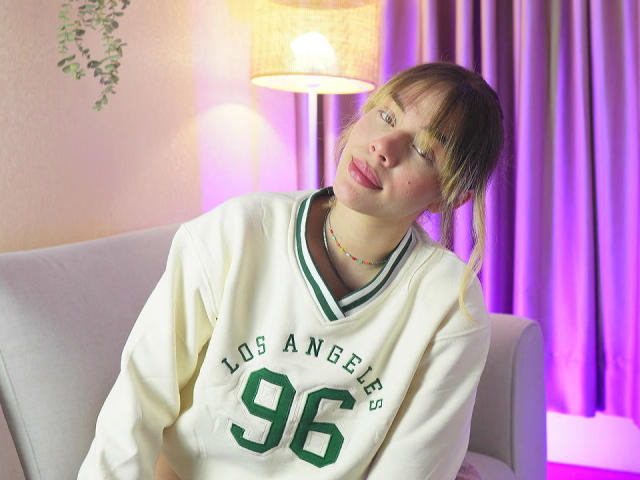 EmmaRiveraa - Live sex cam - 28359260