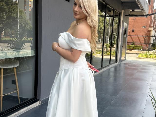 AtheneaRossi - Live porno og sexkamera - 28367864